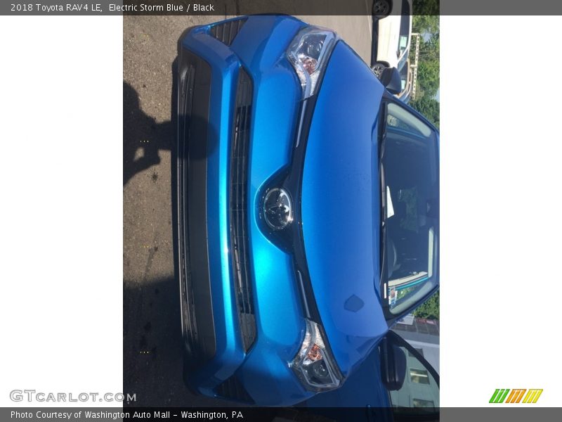 Electric Storm Blue / Black 2018 Toyota RAV4 LE