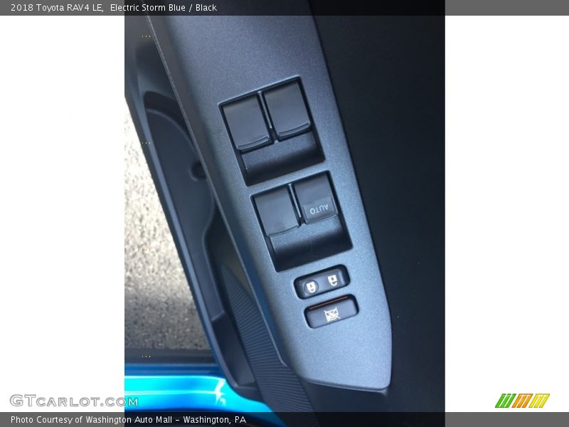 Electric Storm Blue / Black 2018 Toyota RAV4 LE