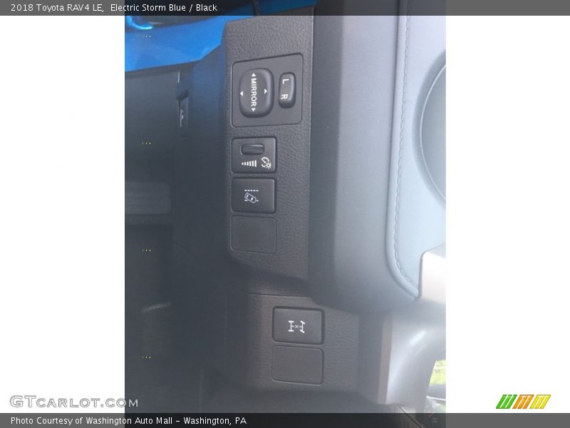 Electric Storm Blue / Black 2018 Toyota RAV4 LE
