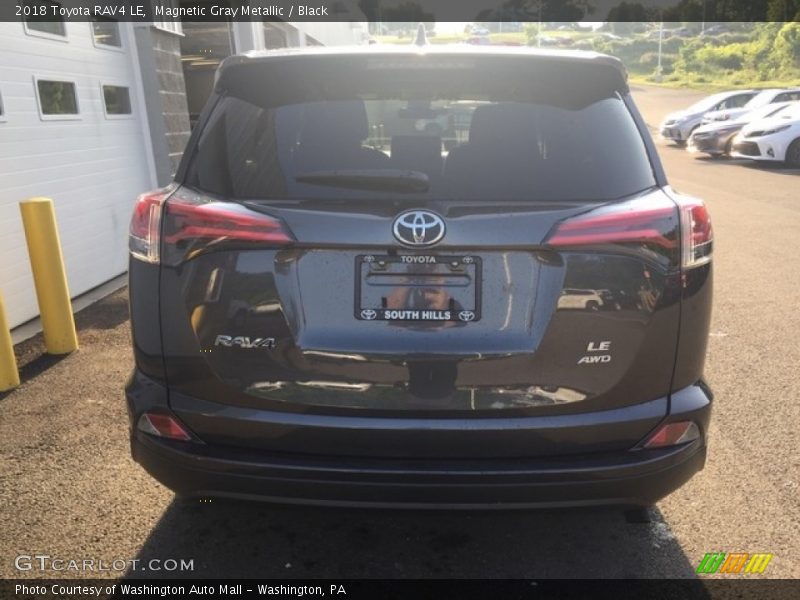 Magnetic Gray Metallic / Black 2018 Toyota RAV4 LE