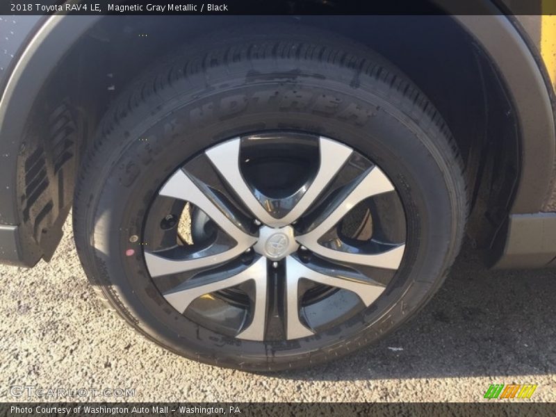 Magnetic Gray Metallic / Black 2018 Toyota RAV4 LE