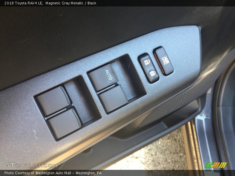 Magnetic Gray Metallic / Black 2018 Toyota RAV4 LE