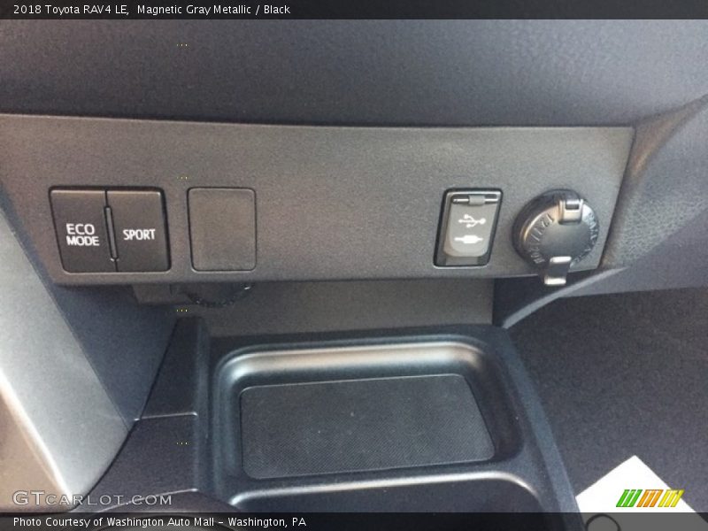 Magnetic Gray Metallic / Black 2018 Toyota RAV4 LE