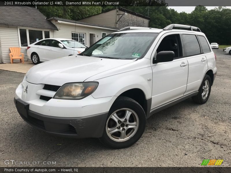 Diamond White Pearl / Charcoal 2003 Mitsubishi Outlander LS 4WD