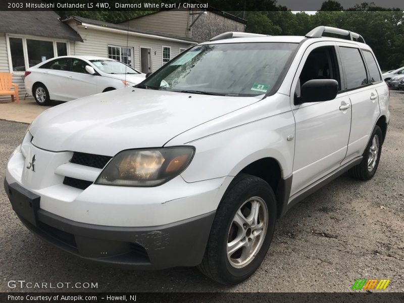 Diamond White Pearl / Charcoal 2003 Mitsubishi Outlander LS 4WD