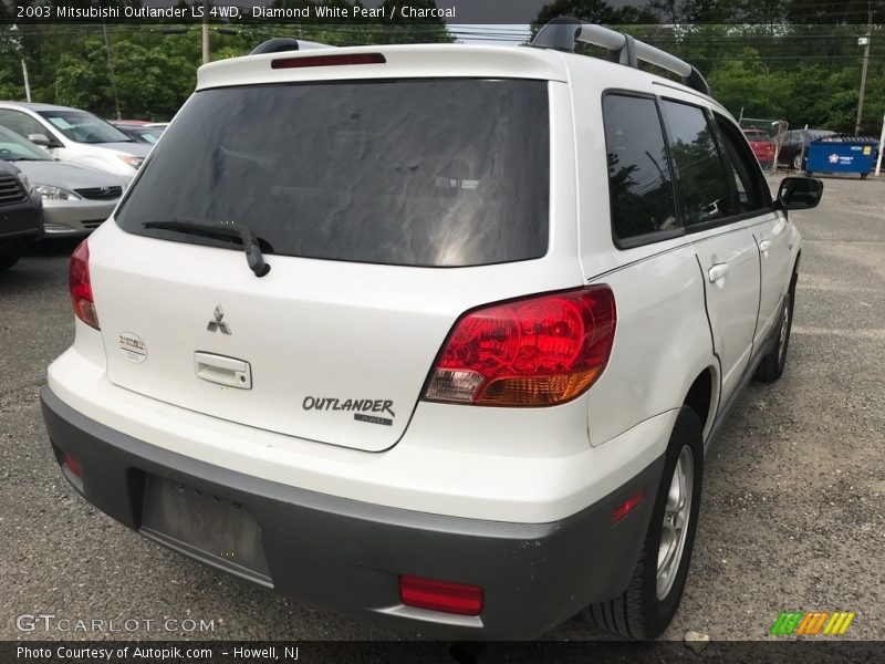 Diamond White Pearl / Charcoal 2003 Mitsubishi Outlander LS 4WD