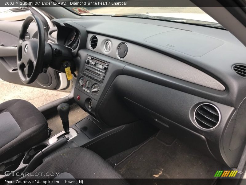 Diamond White Pearl / Charcoal 2003 Mitsubishi Outlander LS 4WD