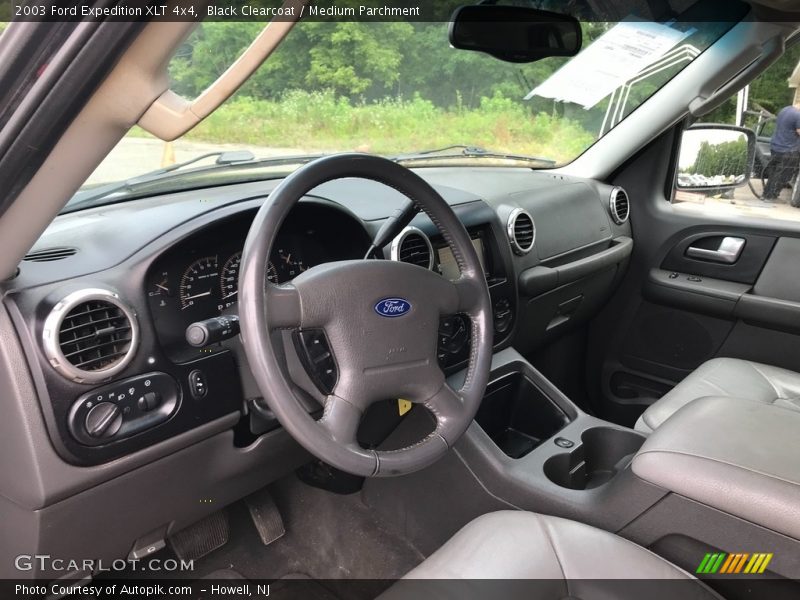 Black Clearcoat / Medium Parchment 2003 Ford Expedition XLT 4x4