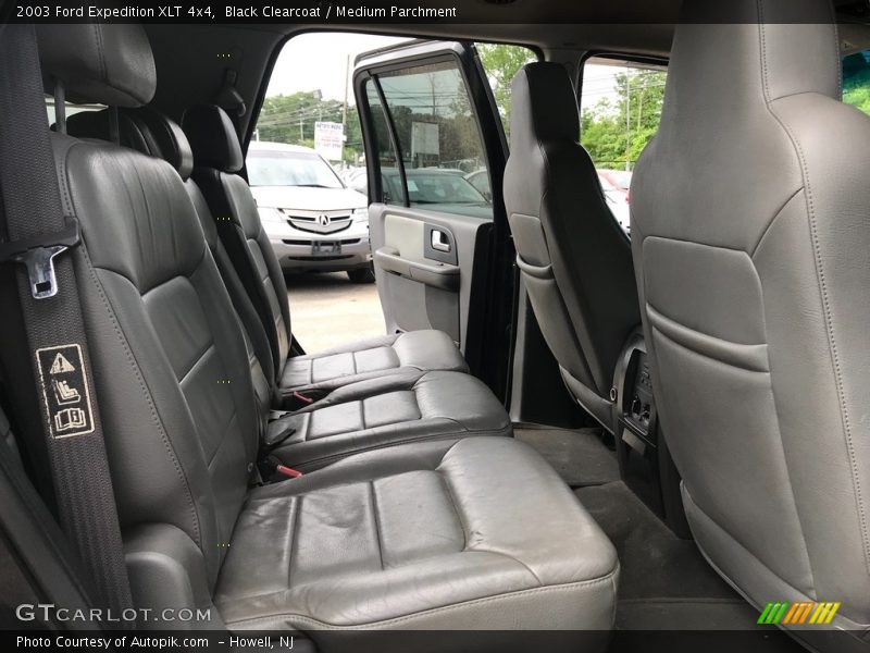 Black Clearcoat / Medium Parchment 2003 Ford Expedition XLT 4x4