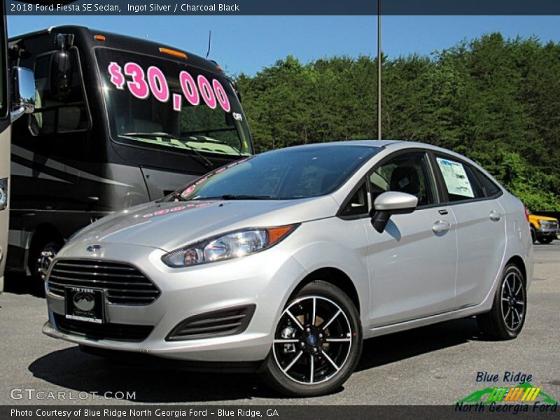 Ingot Silver / Charcoal Black 2018 Ford Fiesta SE Sedan