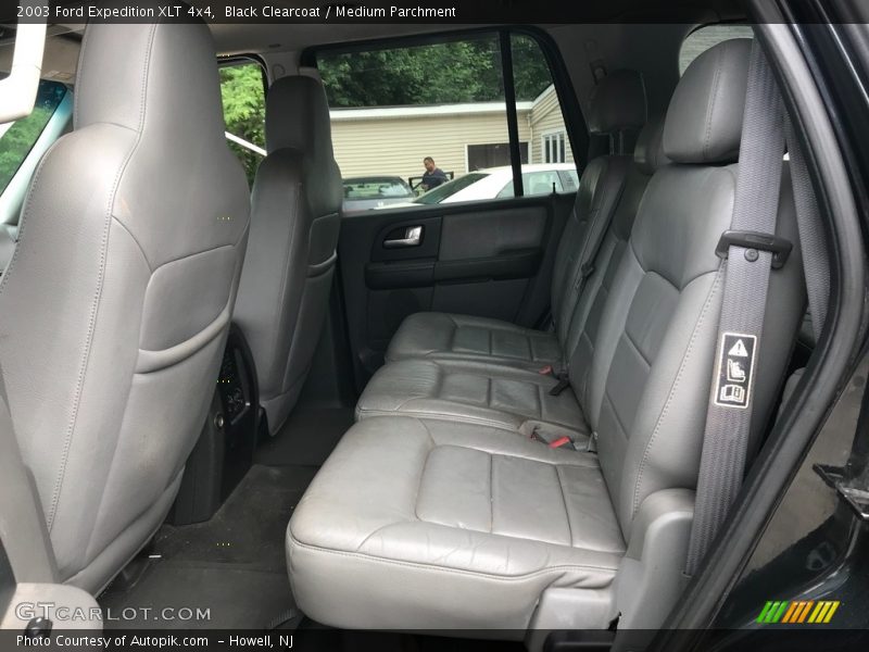 Black Clearcoat / Medium Parchment 2003 Ford Expedition XLT 4x4