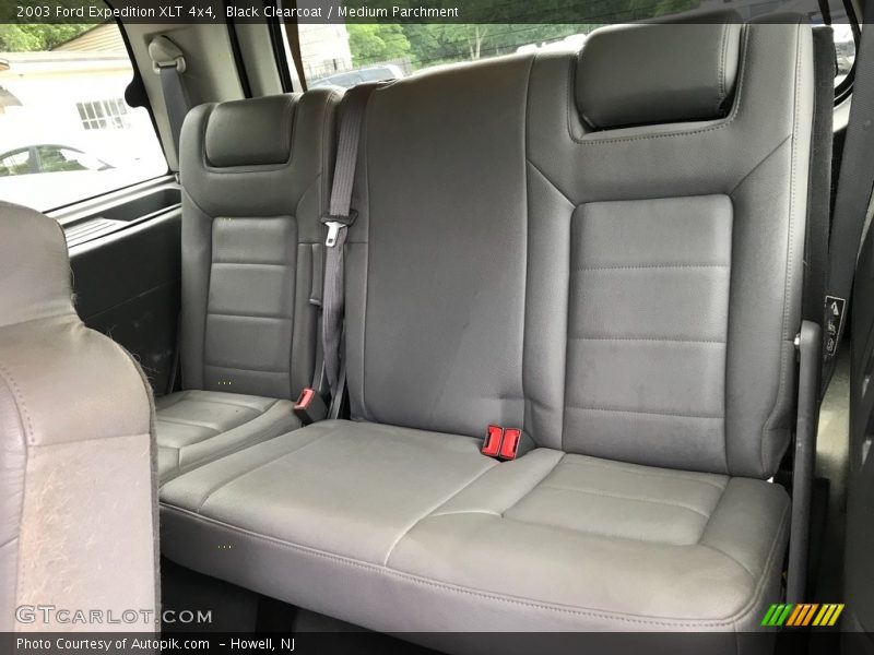 Black Clearcoat / Medium Parchment 2003 Ford Expedition XLT 4x4