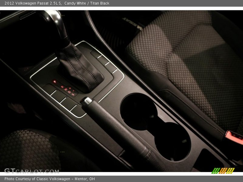 Candy White / Titan Black 2012 Volkswagen Passat 2.5L S