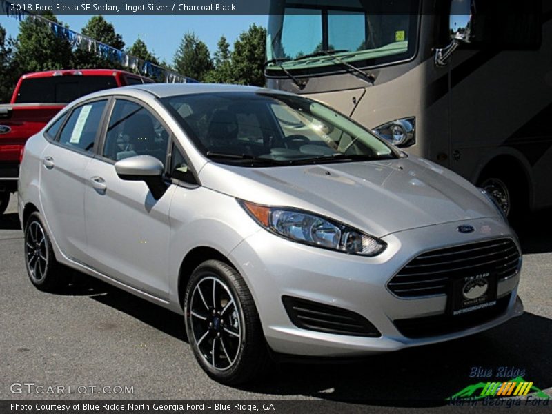 Ingot Silver / Charcoal Black 2018 Ford Fiesta SE Sedan