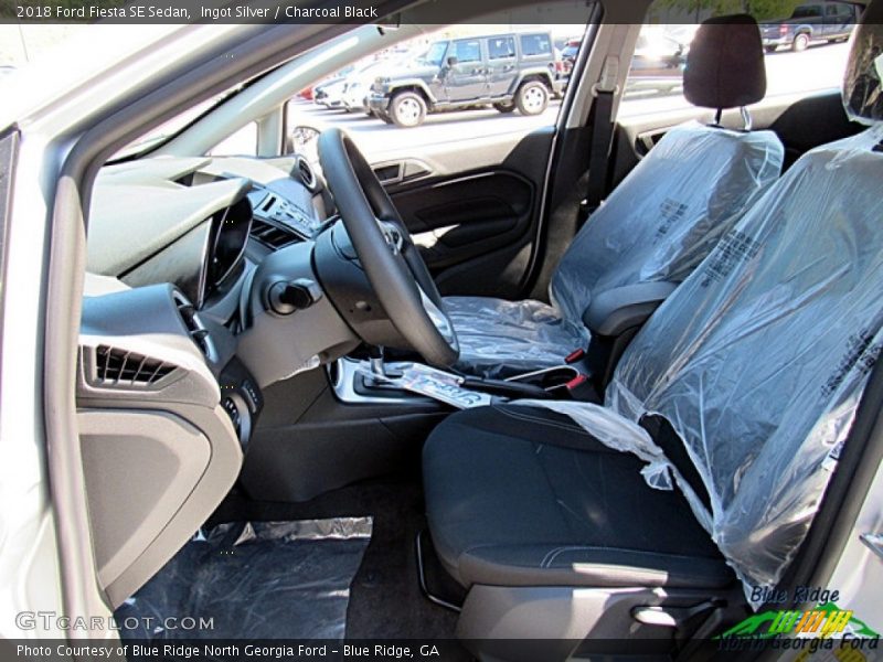 Ingot Silver / Charcoal Black 2018 Ford Fiesta SE Sedan