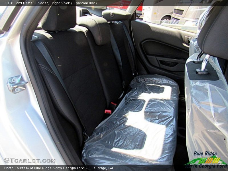 Ingot Silver / Charcoal Black 2018 Ford Fiesta SE Sedan