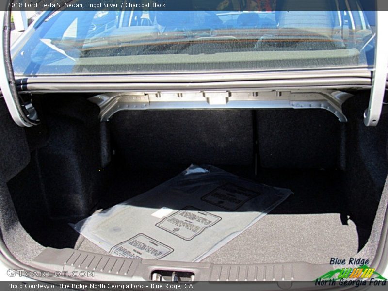Ingot Silver / Charcoal Black 2018 Ford Fiesta SE Sedan