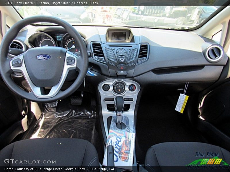 Ingot Silver / Charcoal Black 2018 Ford Fiesta SE Sedan