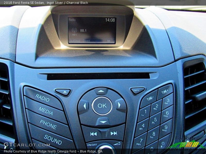 Ingot Silver / Charcoal Black 2018 Ford Fiesta SE Sedan