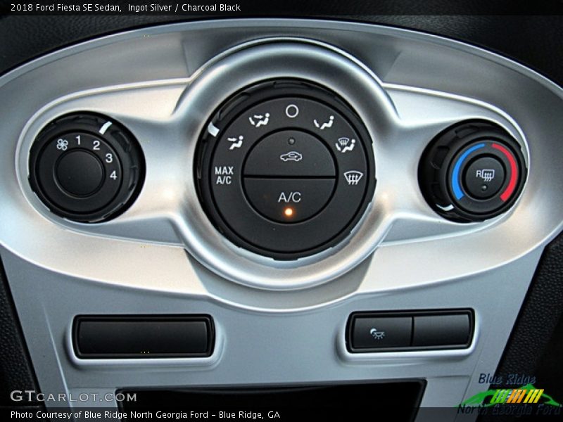 Ingot Silver / Charcoal Black 2018 Ford Fiesta SE Sedan
