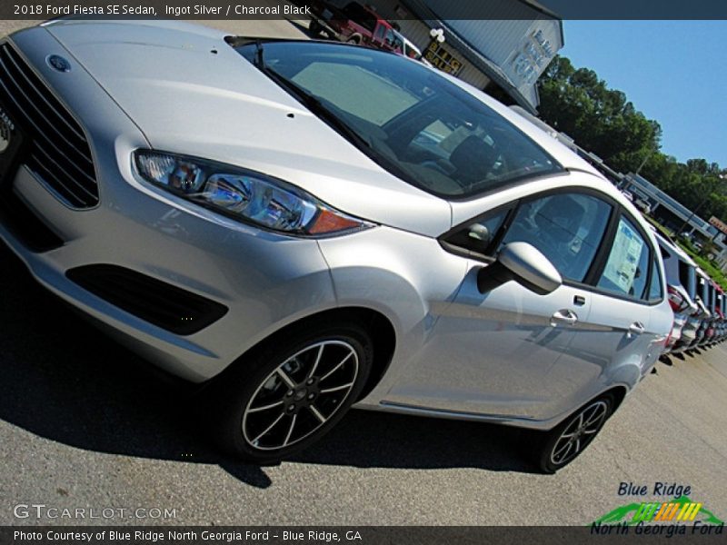 Ingot Silver / Charcoal Black 2018 Ford Fiesta SE Sedan