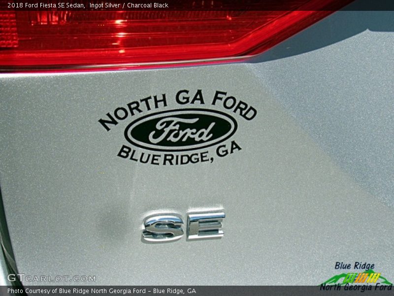 Ingot Silver / Charcoal Black 2018 Ford Fiesta SE Sedan