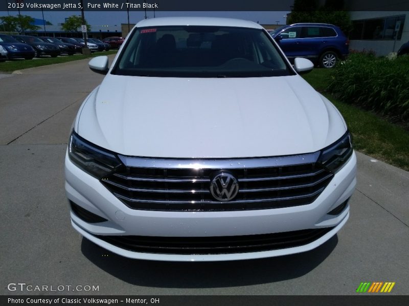 Pure White / Titan Black 2019 Volkswagen Jetta S