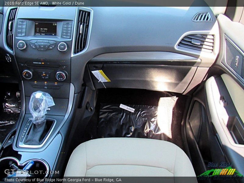 White Gold / Dune 2018 Ford Edge SE AWD