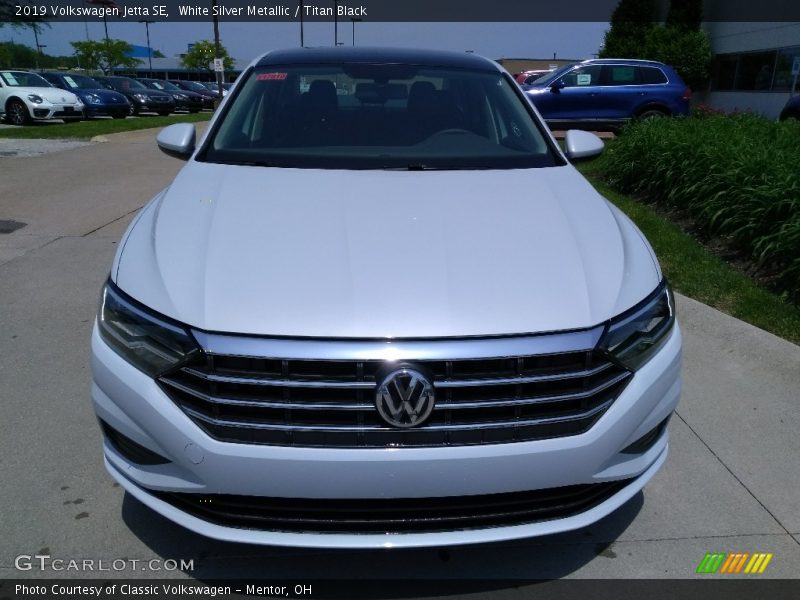 White Silver Metallic / Titan Black 2019 Volkswagen Jetta SE