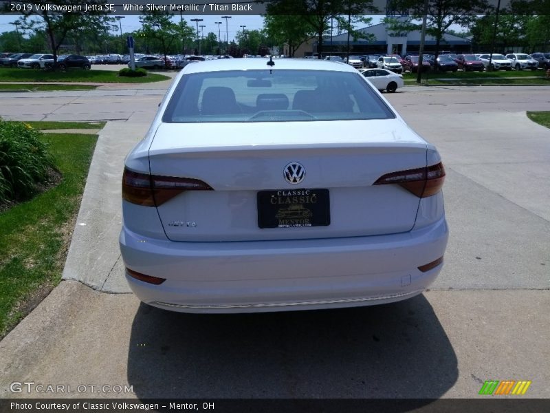 White Silver Metallic / Titan Black 2019 Volkswagen Jetta SE