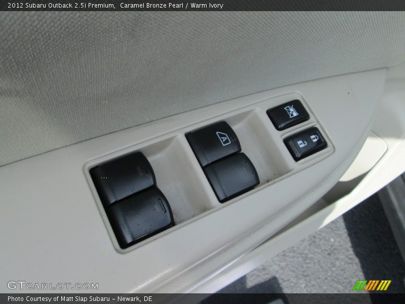 Caramel Bronze Pearl / Warm Ivory 2012 Subaru Outback 2.5i Premium