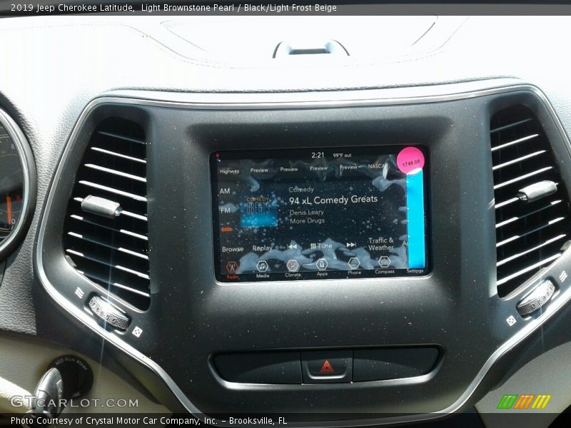 Light Brownstone Pearl / Black/Light Frost Beige 2019 Jeep Cherokee Latitude