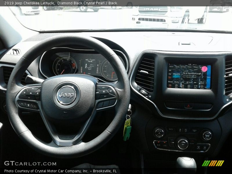 Diamond Black Crystal Pearl / Black 2019 Jeep Cherokee Latitude