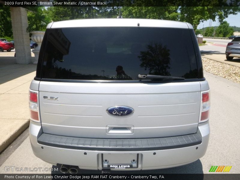 Brilliant Silver Metallic / Charcoal Black 2009 Ford Flex SE