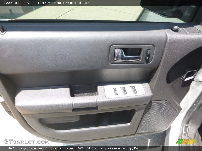 Brilliant Silver Metallic / Charcoal Black 2009 Ford Flex SE