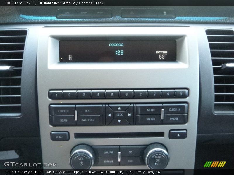 Brilliant Silver Metallic / Charcoal Black 2009 Ford Flex SE