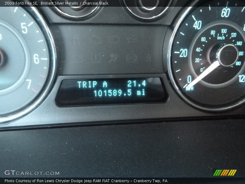 Brilliant Silver Metallic / Charcoal Black 2009 Ford Flex SE