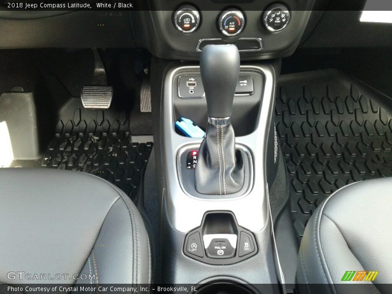 White / Black 2018 Jeep Compass Latitude