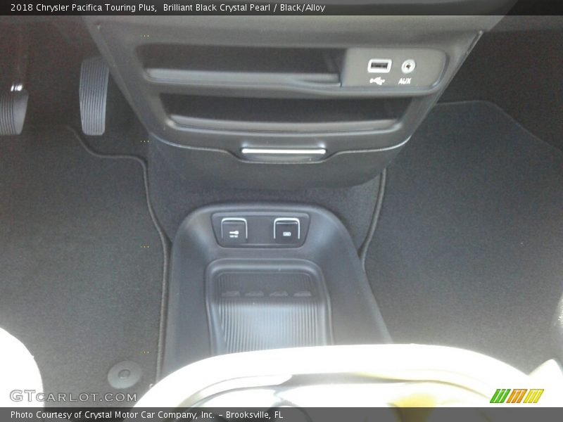 Brilliant Black Crystal Pearl / Black/Alloy 2018 Chrysler Pacifica Touring Plus