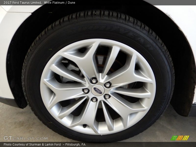 White Platinum / Dune 2017 Ford Taurus Limited