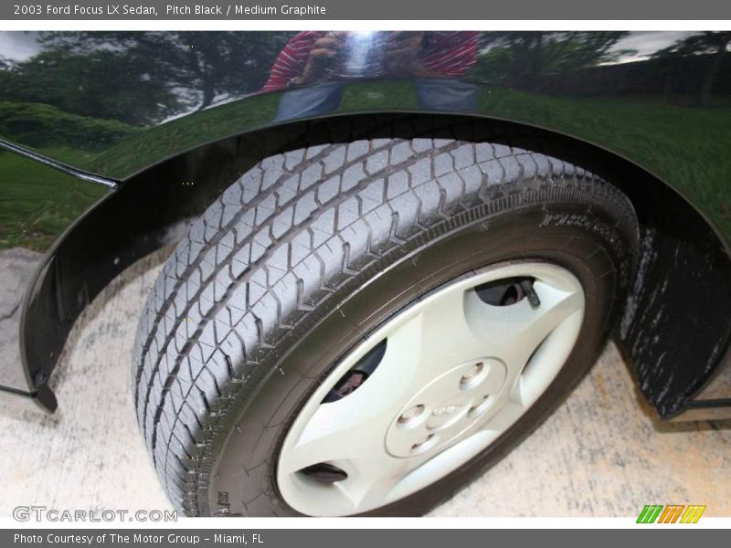 Pitch Black / Medium Graphite 2003 Ford Focus LX Sedan