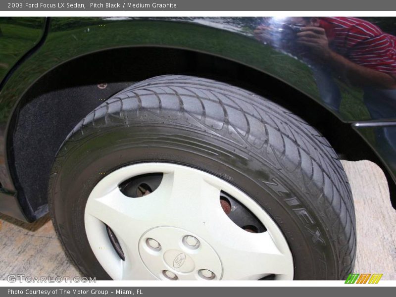 Pitch Black / Medium Graphite 2003 Ford Focus LX Sedan