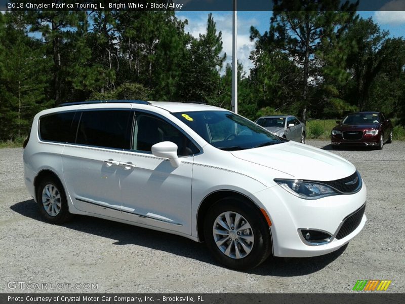 Bright White / Black/Alloy 2018 Chrysler Pacifica Touring L