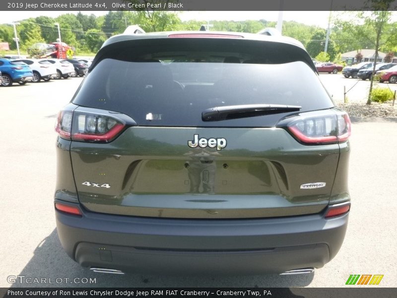 Olive Green Pearl / Black 2019 Jeep Cherokee Latitude 4x4