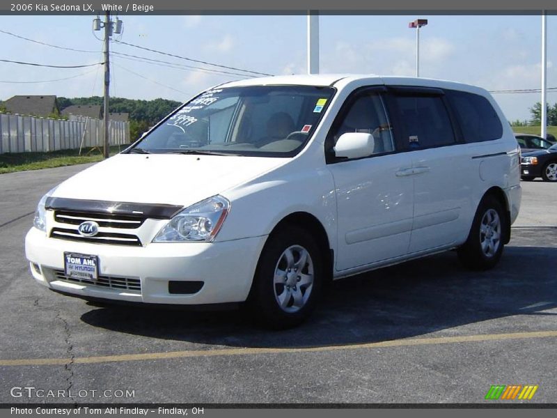 White / Beige 2006 Kia Sedona LX