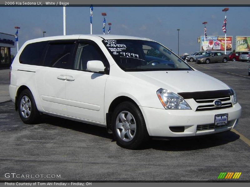 White / Beige 2006 Kia Sedona LX