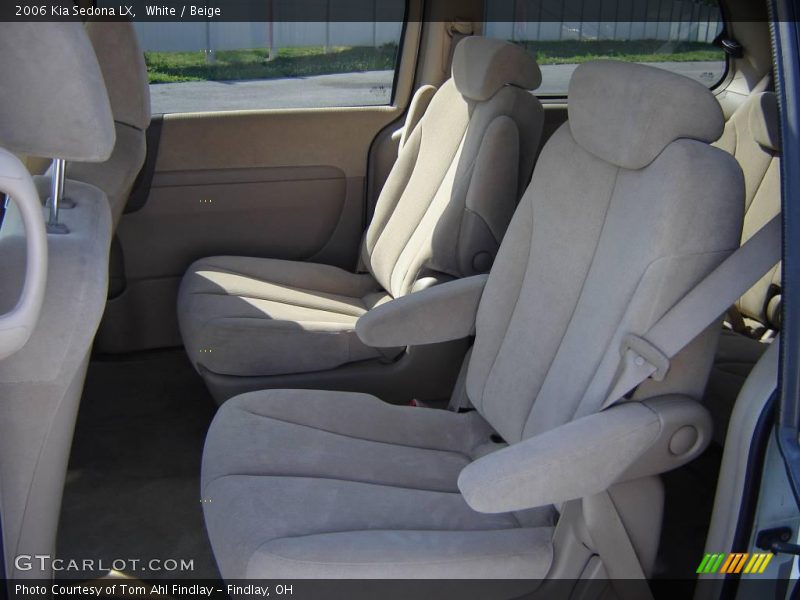 White / Beige 2006 Kia Sedona LX