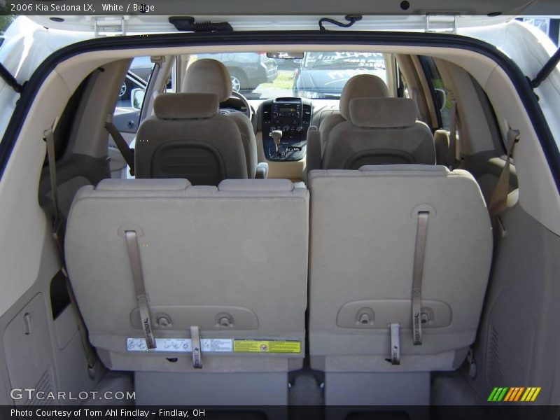 White / Beige 2006 Kia Sedona LX