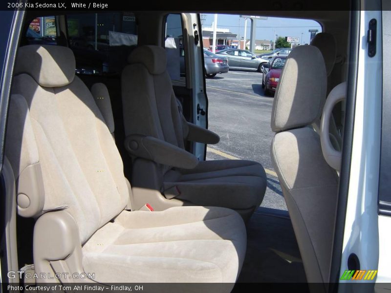 White / Beige 2006 Kia Sedona LX
