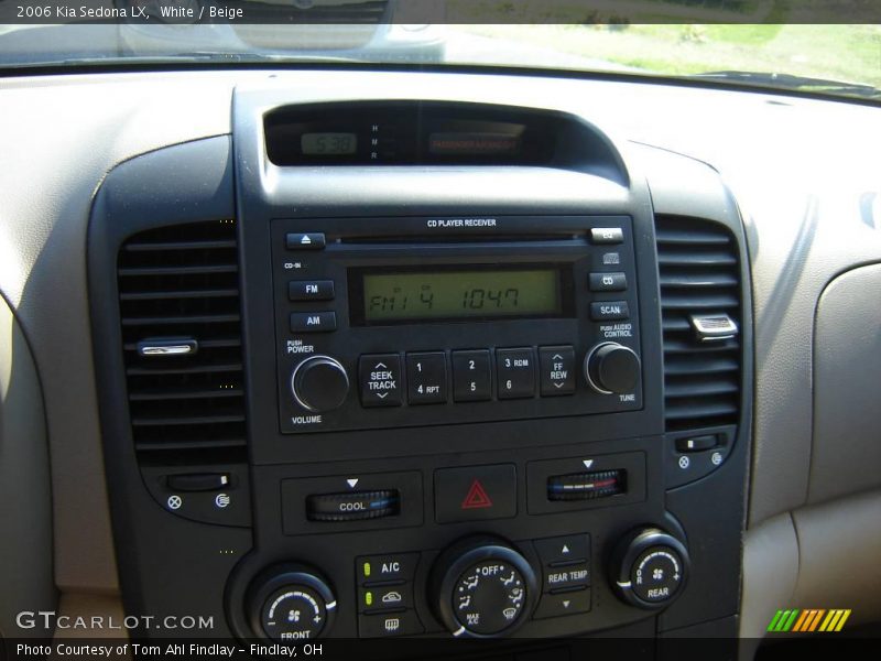 White / Beige 2006 Kia Sedona LX